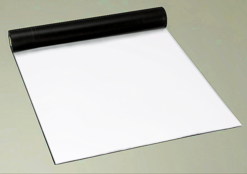 賃貸住宅の壁に貼る事で中音域から高音の空気音の騒音を低減させる汎用性の高い遮音シートに壁紙をセットしました。ホッチキスを使用する事で原状回復を気にせず設置する事ができます。